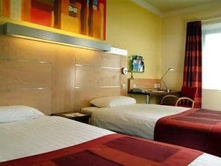 Holiday Inn Express Park Royal, an IHG Hotel - Photo 5