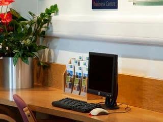 Holiday Inn Express Park Royal, an IHG Hotel - Photo 7