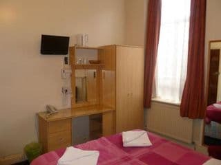 Guilford House Hotel - Photo 11
