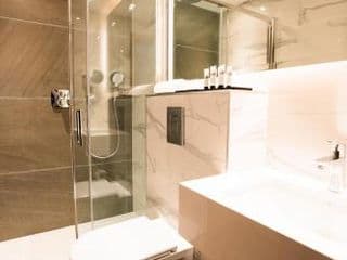 Merit Kensington Hotel - Photo 11