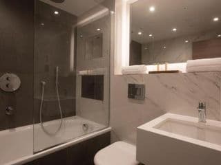 Merit Kensington Hotel - Photo 13