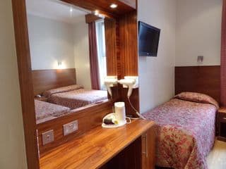 Wedgewood Hotel - Photo 5