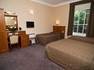 Orchard Hotel - Photo 2