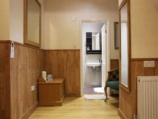 OYO Huttons Hotel, Victoria London - Photo 11