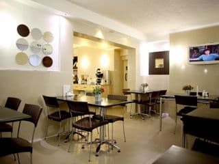 OYO Huttons Hotel, Victoria London - Photo 17