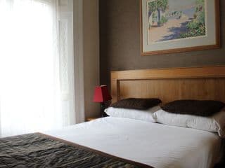OYO Huttons Hotel, Victoria London - Photo 4