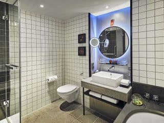 The Trafalgar St. James, London Curio collection by Hilton - Photo 8