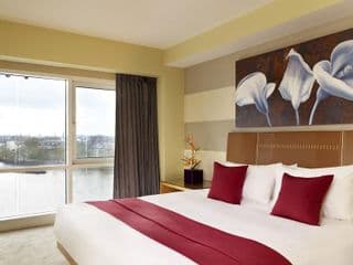 Plaza on the River Club and Residence - Photo 2