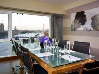 Plaza on the River Club and Residence - Photo 17