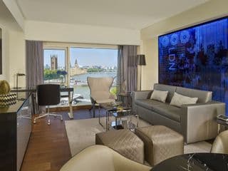 Plaza on the River Club and Residence - Photo 5