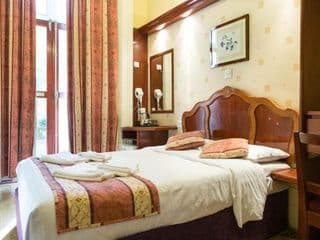 Dolphin Hotel
