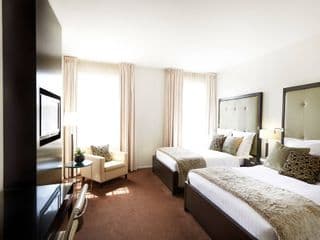 London Marriott Hotel Grosvenor Square - Photo 2