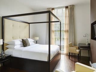 London Marriott Hotel Grosvenor Square - Photo 4
