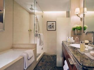 Four Seasons Hotel London at Park Lane - Photo 7