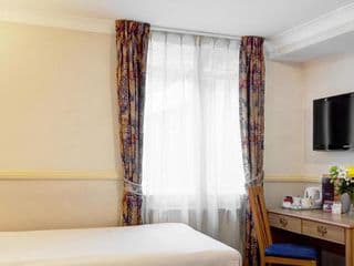 Berjaya Eden Park London Hotel - Photo 2