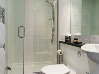 Berjaya Eden Park London Hotel - Photo 11