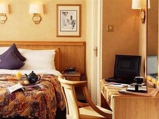 Berjaya Eden Park London Hotel - Photo 3