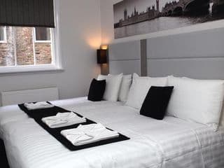 The Omega Hotel - Photo 2