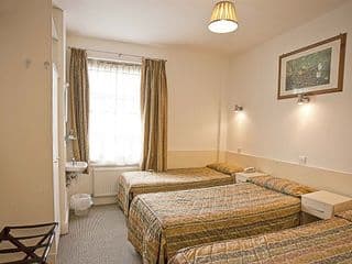 Earls Court Hotel - Photo 2