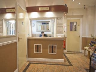 Earls Court Hotel - Photo 18