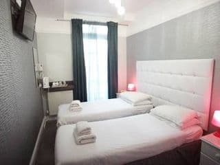 Swinton Hotel - Photo 10