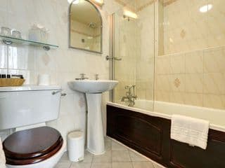 Gainsborough Hotel - Photo 11