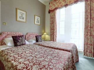 Gainsborough Hotel - Photo 4