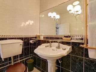 Gainsborough Hotel - Photo 9
