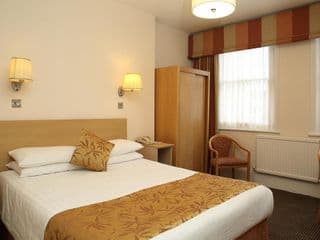 Phoenix Hotel - Photo 2