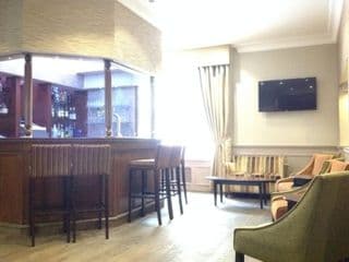 Phoenix Hotel - Photo 9