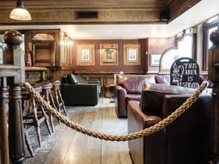 The Mad Hatter Hotel - Photo 6