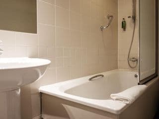 The Mad Hatter Hotel - Photo 8