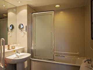 The Mad Hatter Hotel - Photo 9