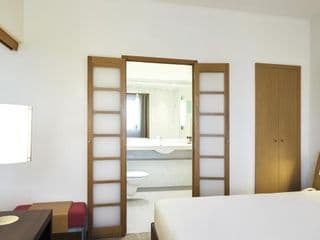 Novotel London West - Photo 3