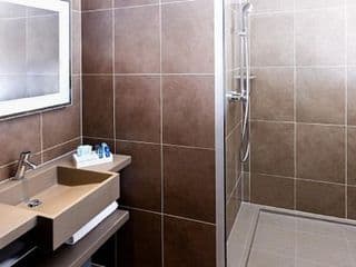 Novotel London West - Photo 8