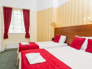 Avonmore Hotel - Photo 2