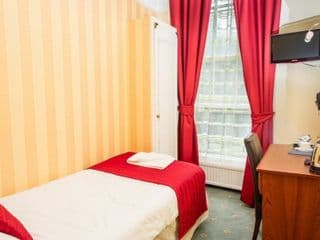 Avonmore Hotel - Photo 6