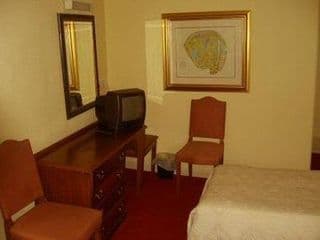 Avonmore Hotel - Photo 10