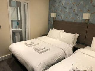 OYO Bakers Hotel
