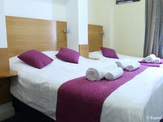OYO Bakers Hotel - Photo 3