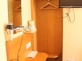 OYO Bakers Hotel - Photo 9