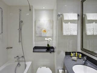 London Marriott Hotel Marble Arch - Photo 8