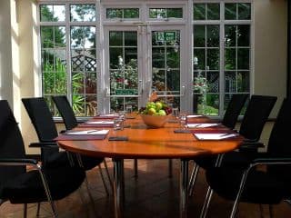 The Lodge Hotel - Putney - Photo 13