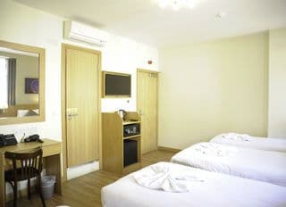 Kings Cross Inn Hotel - Photo 5
