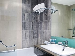 Hilton London Canary Wharf - Photo 11