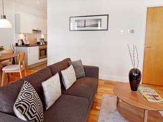 Cheval Harrington Court at South Kensington - Photo 8