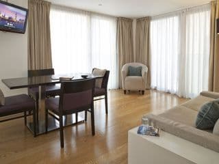 Residence Inn by Marriott London Bridge - Photo 8