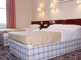Hyde Park Court Hotel - Photo 2