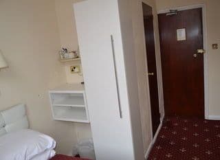Hyde Park Court Hotel - Photo 12