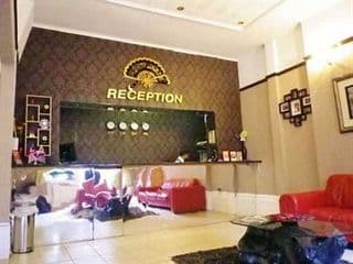Hyde Park Court Hotel - Photo 17
